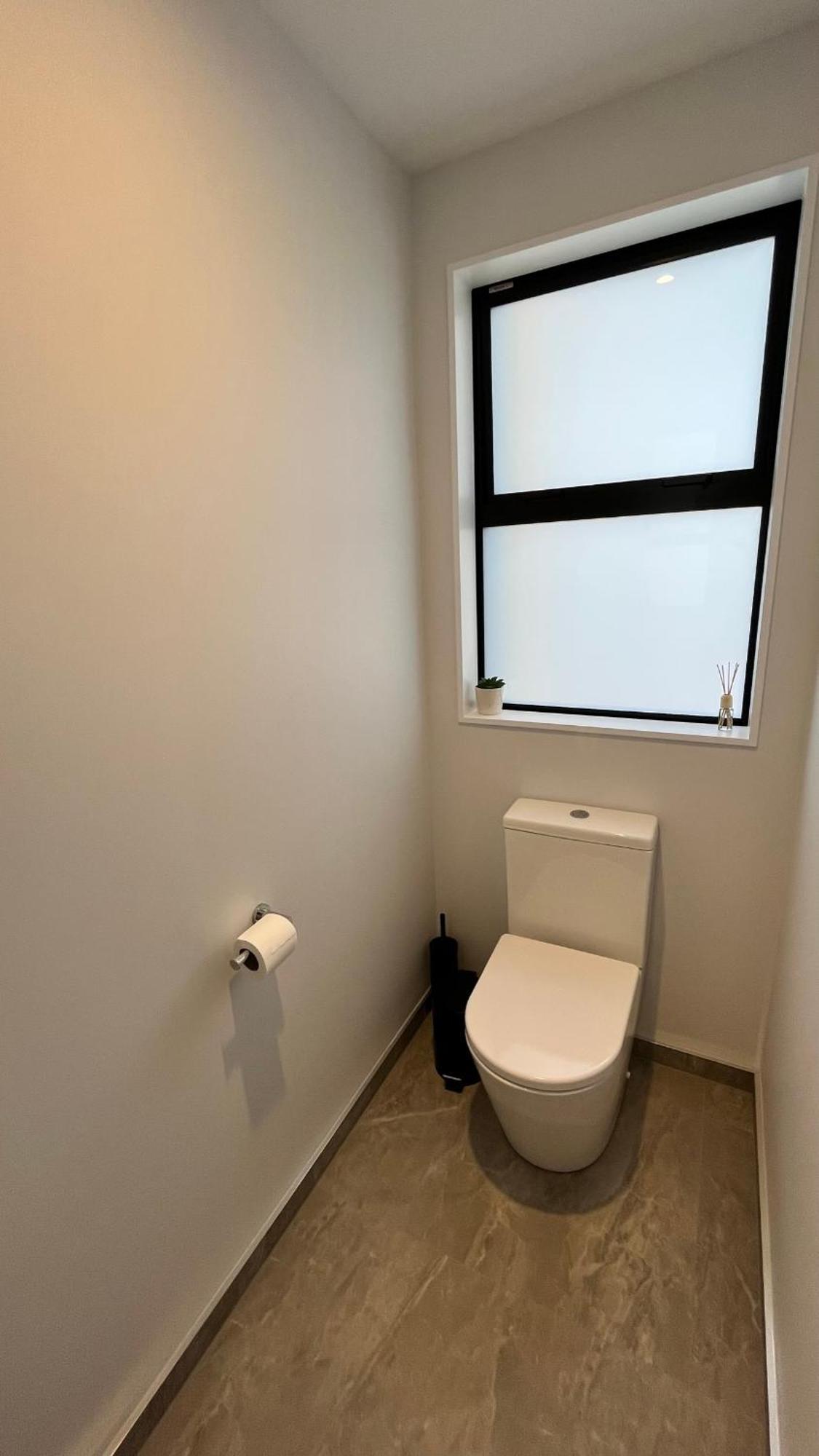 Luxury 2 Bedroom By St James Park Christchurch Exteriör bild