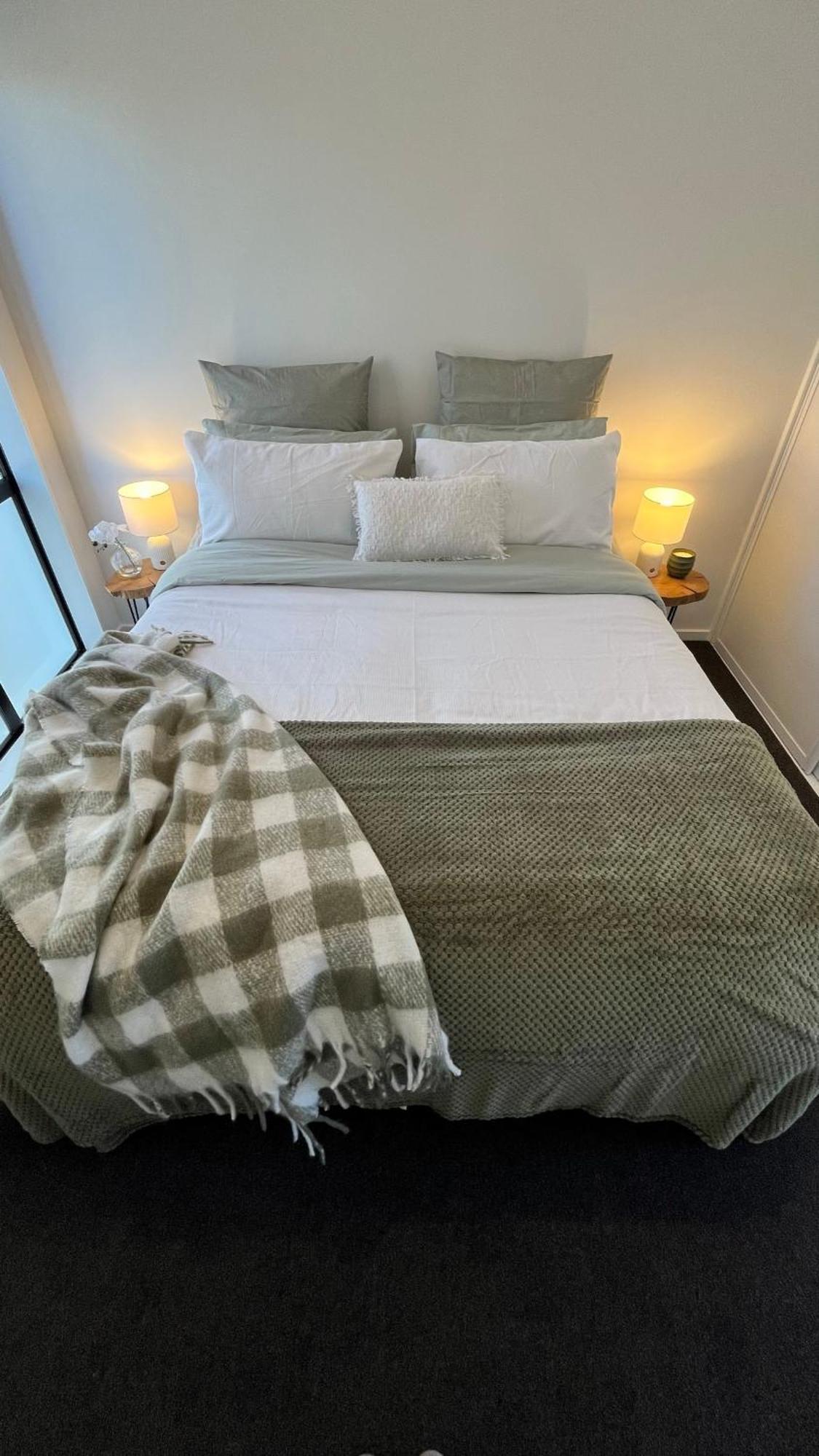 Luxury 2 Bedroom By St James Park Christchurch Exteriör bild