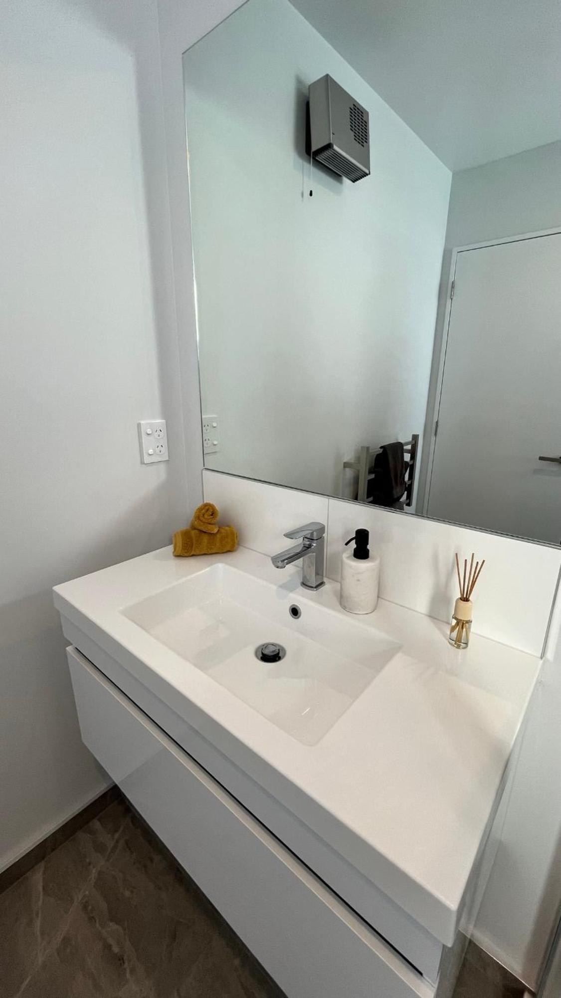 Luxury 2 Bedroom By St James Park Christchurch Exteriör bild